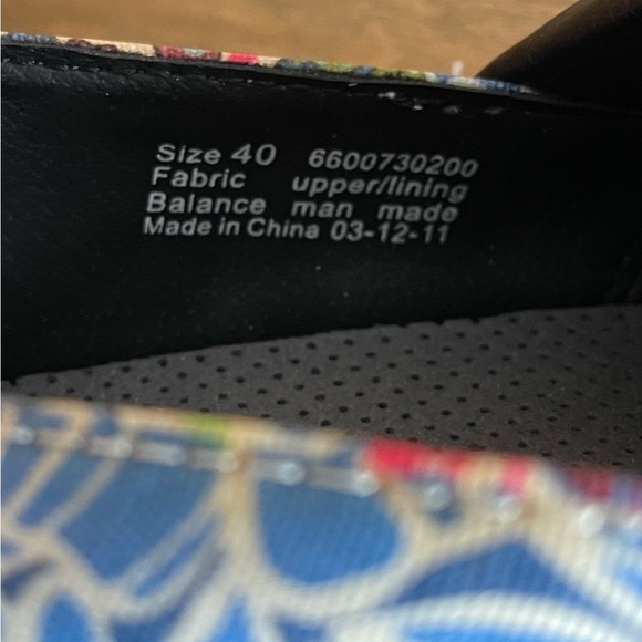 Floral Patterned Women's Shoes - Picture 7 of 8